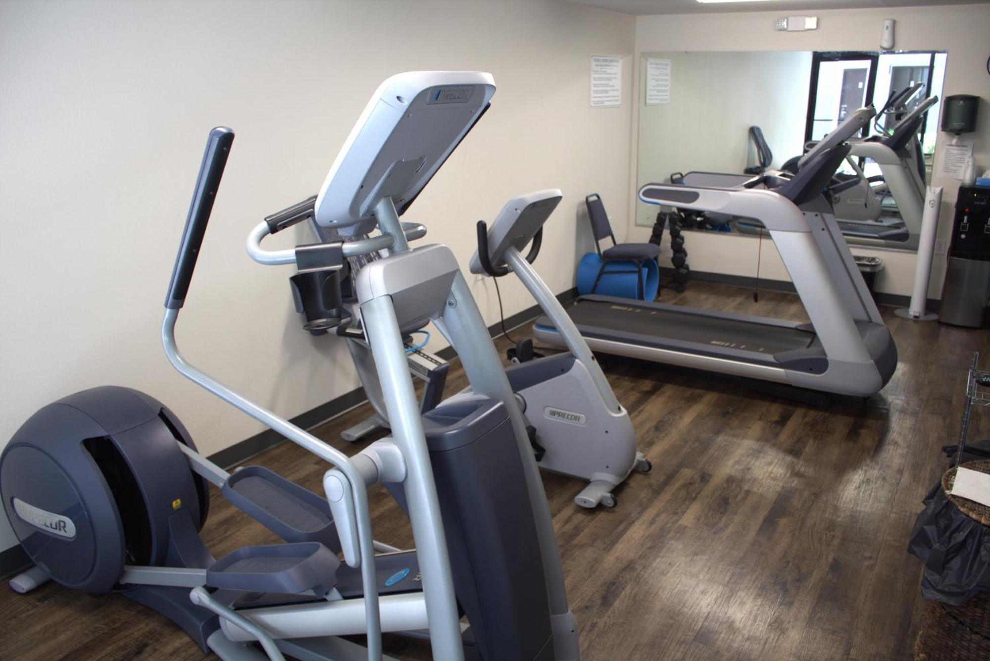 Clarion Pointe Statesville Bagian luar foto