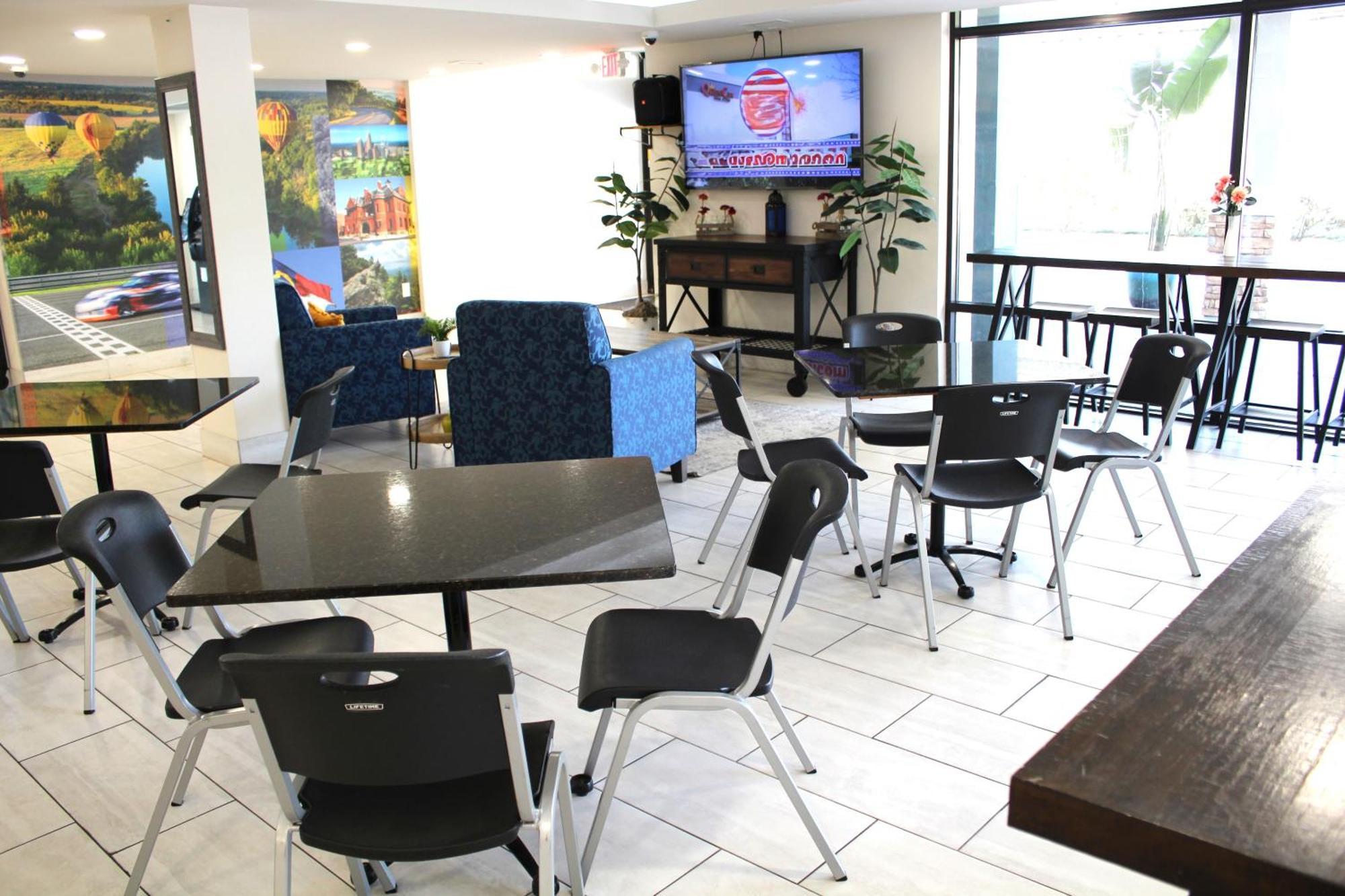 Clarion Pointe Statesville Bagian luar foto